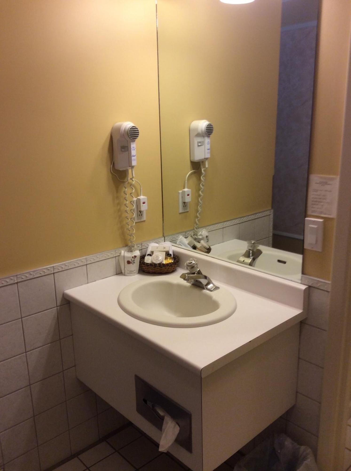 Hotel Travelodge By Wyndham Victoriaville Oda fotoğraf