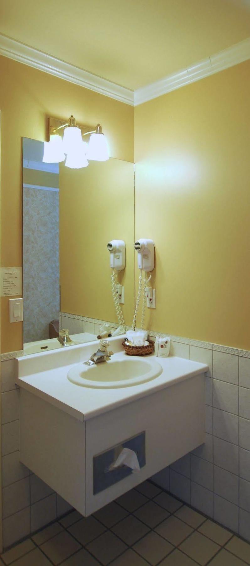Hotel Travelodge By Wyndham Victoriaville Dış mekan fotoğraf